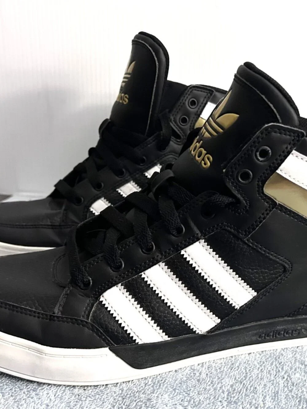 ADIDAS - Picture 4 of 12